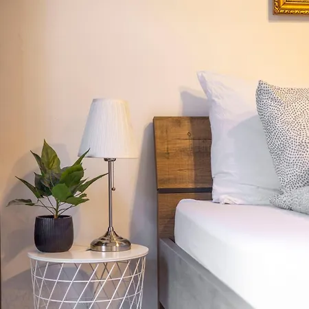 Spacious N' Cozy 5bedroom On Terez Boulevard * Budapest