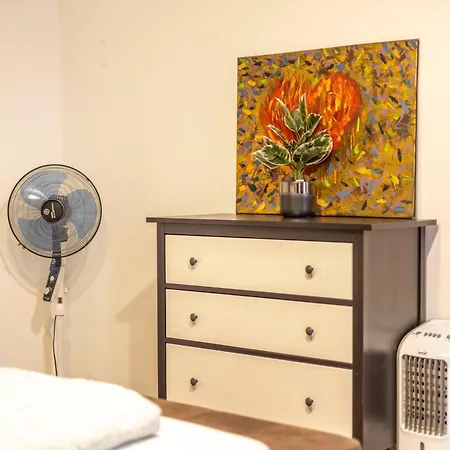 Spacious N' Cozy 5bedroom On Terez Boulevard * Budapest
