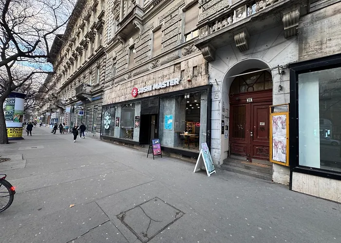 Appartement Spacious N' Cozy 5bedroom On Terez Boulevard *
