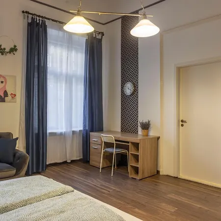 Spacious N' Cozy 5bedroom On Teréz Boulevard *