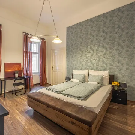 Spacious N' Cozy 5bedroom On Teréz Boulevard Appartamento *