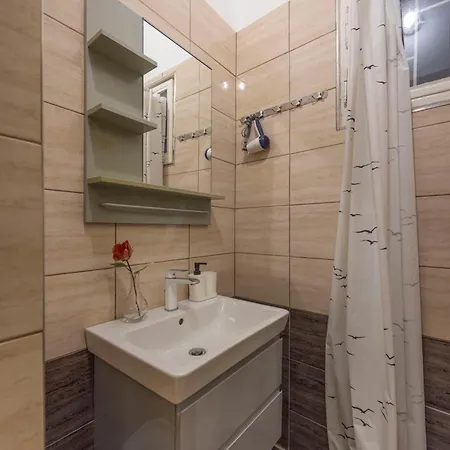 Appartamento Spacious N' Cozy 5bedroom On Teréz Boulevard Budapest