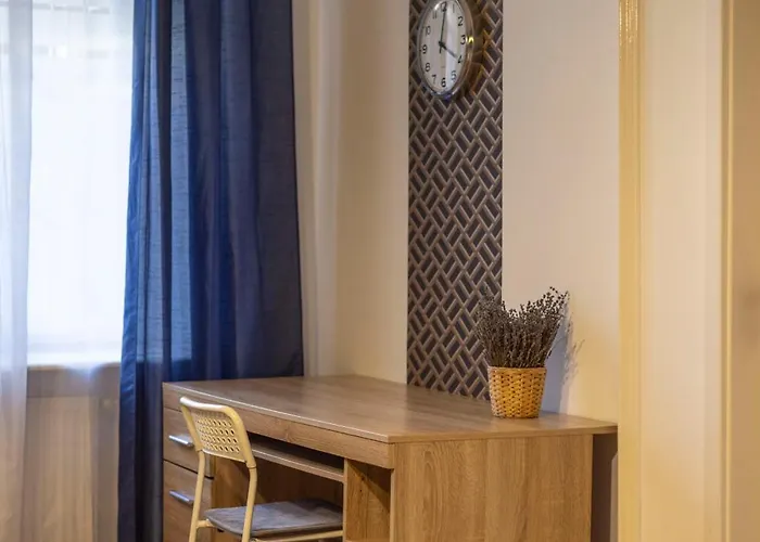 Spacious N' Cozy 5bedroom On Terez Boulevard Apartmán